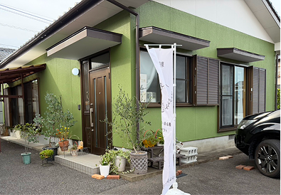 店舗外観・駐車場
